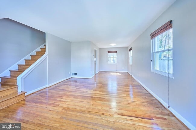 Building Photo - 2319 Riverview Terrace