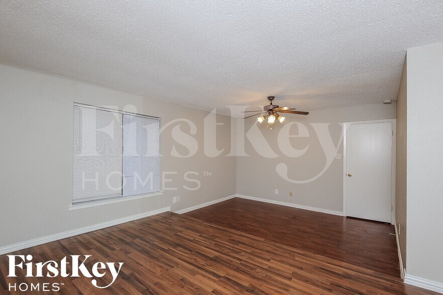 Building Photo - 1626 Glenhill Ln