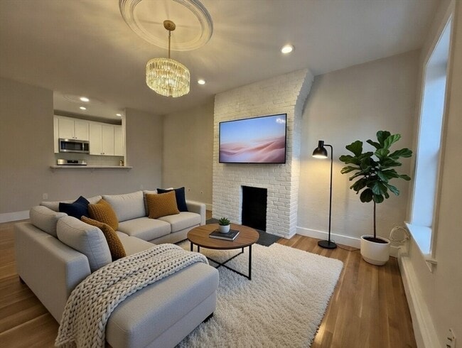 Building Photo - 11 Worcester St