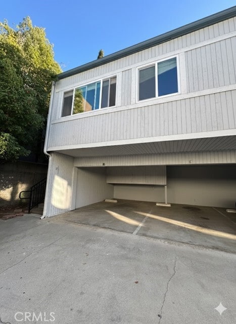 Building Photo - 470 S Los Robles Ave