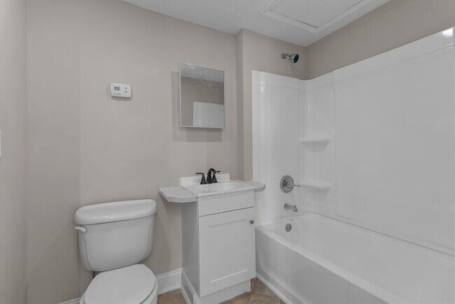Building Photo - 610 Wondertown Dr