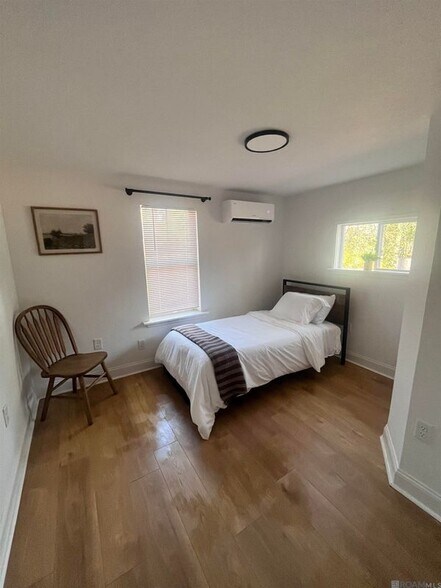 Building Photo - 30114 Oak St