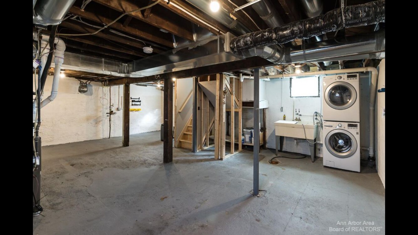 Building Photo - 1040 Olivia Ave