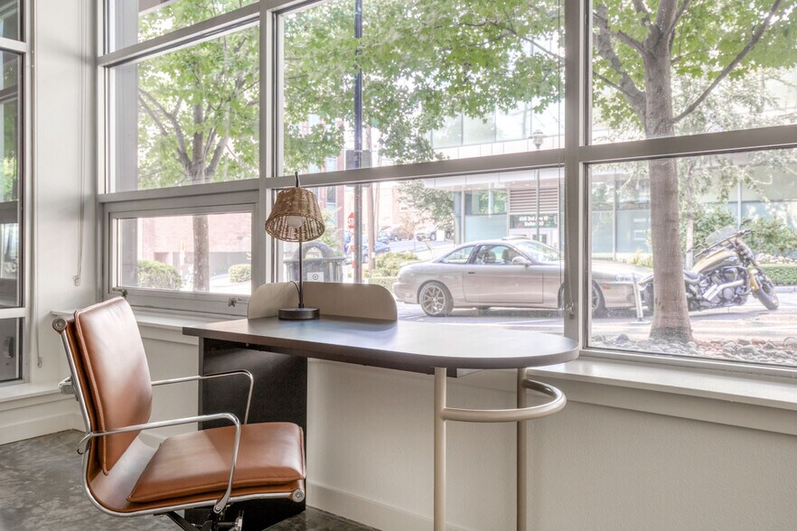 Building Photo - 330 3rd Ave W