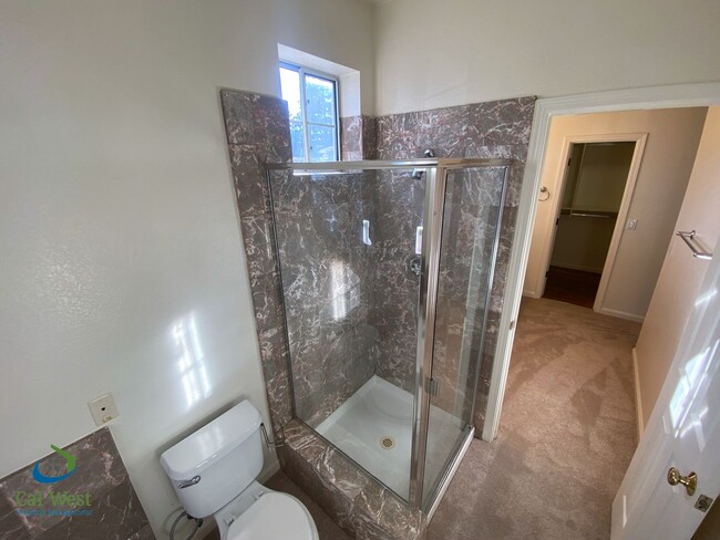 Building Photo - $6995-Amazing 4 Bed/3 Bath Home in Mtn. Vi...