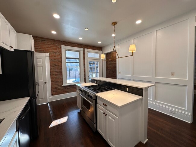 Building Photo - 67 E Mithoff St