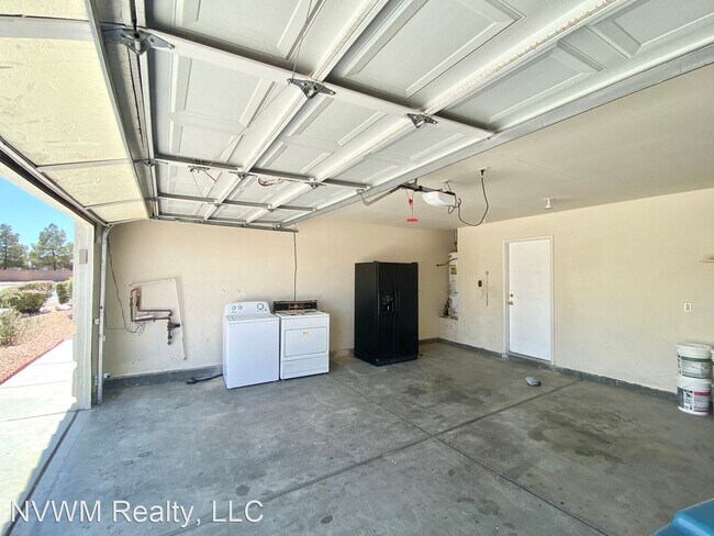 Building Photo - 3 br, 2 bath House - 3741 Sorrowing Sparro...