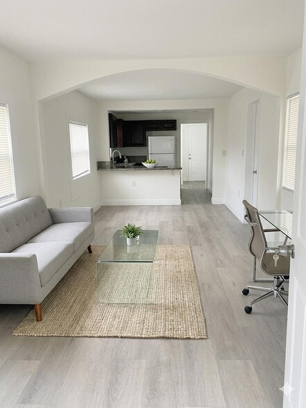 Building Photo - 1527 NW 63rd St