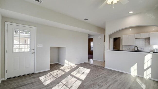 Building Photo - 2206 Pennsylvania Ave