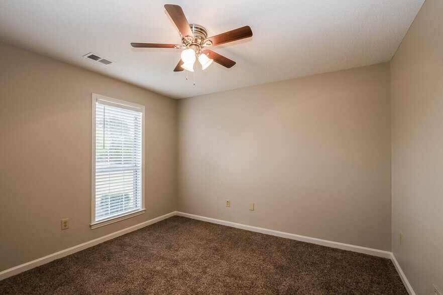 Building Photo - 1438 Clockshop Dr