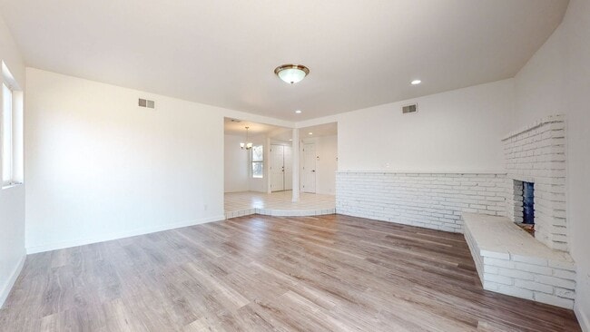 Building Photo - AVAILABLE NOW! RANCHO CUCAMONGA UPDATED Family Home 4+2