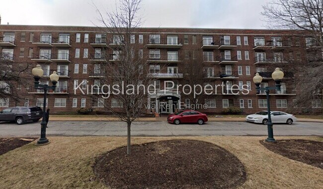 Building Photo - 5630 Pershing Ave
