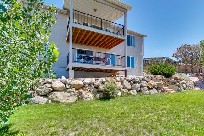 Building Photo - 48 S Cimarron Cir