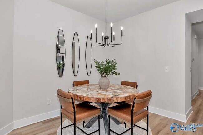 Building Photo - 10 Mountain Vis Cir