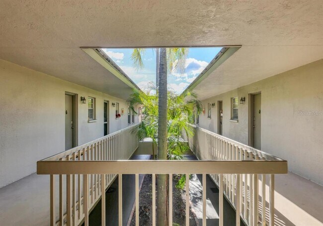 Building Photo - 3350 S Osprey Ave