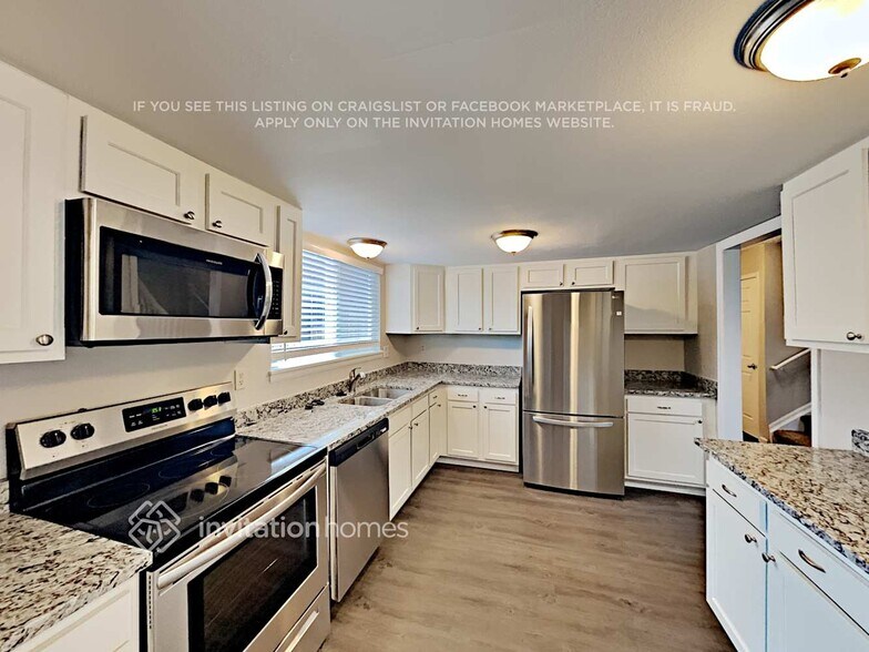 Building Photo - 15770 E Princeton Pl