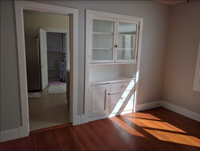 Building Photo - Large, Beautiful Home near Dolores Park!