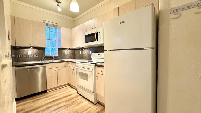 Building Photo - 1335 Pennsylvania Ave