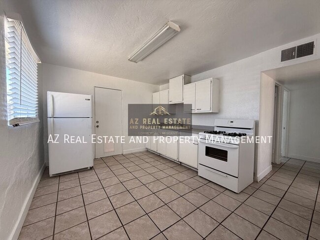 Building Photo - 7532 N 21st Ave