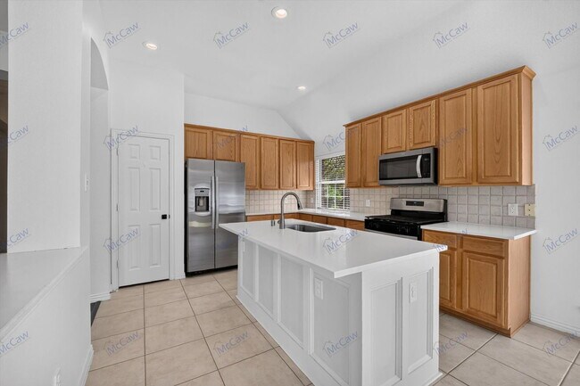 Building Photo - 8009 Owl Creek Ln