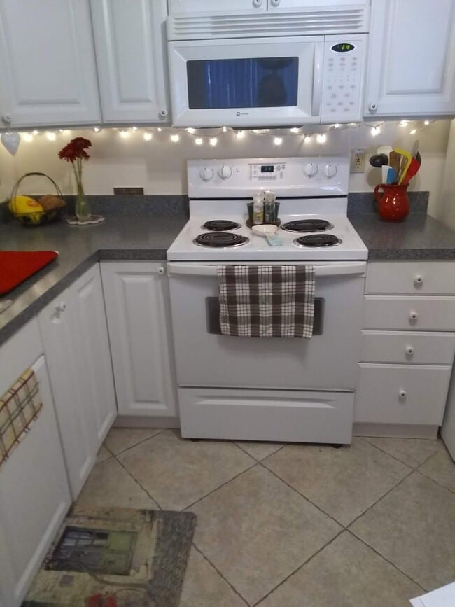 Building Photo - 200 Stratford O