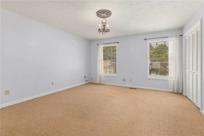 Building Photo - 1094 Chinook St