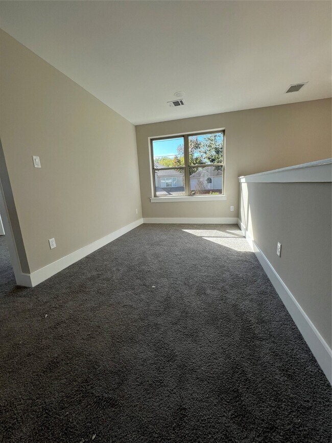 Building Photo - 20027 Venetto St