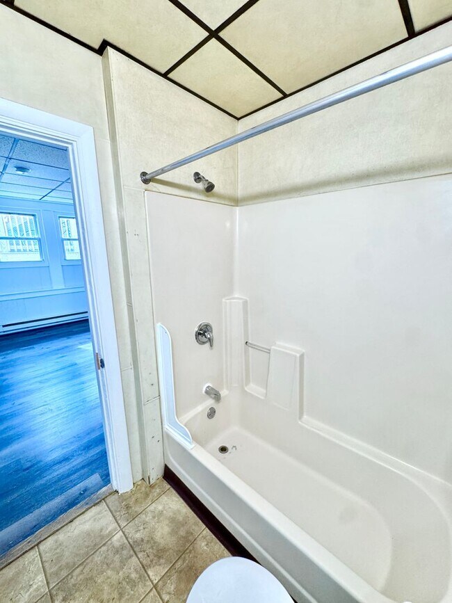 Building Photo - 295 S 14th St