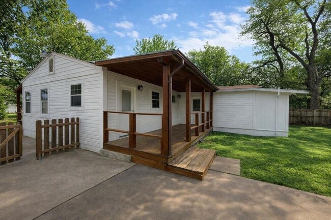 Building Photo - 4611 Milburn Ln