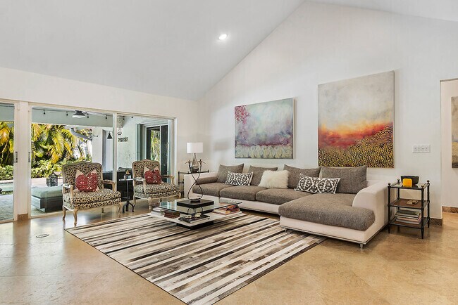 Huge Living room - 2535 NW 41st St