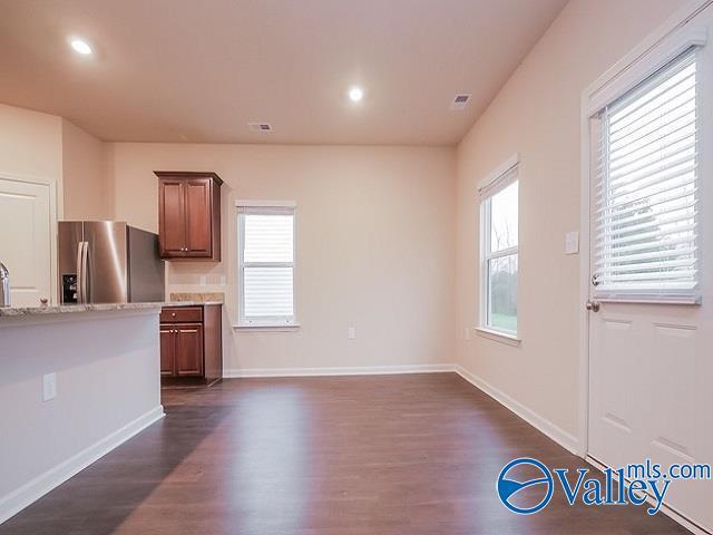 Building Photo - 1037 Pilgrim Ln