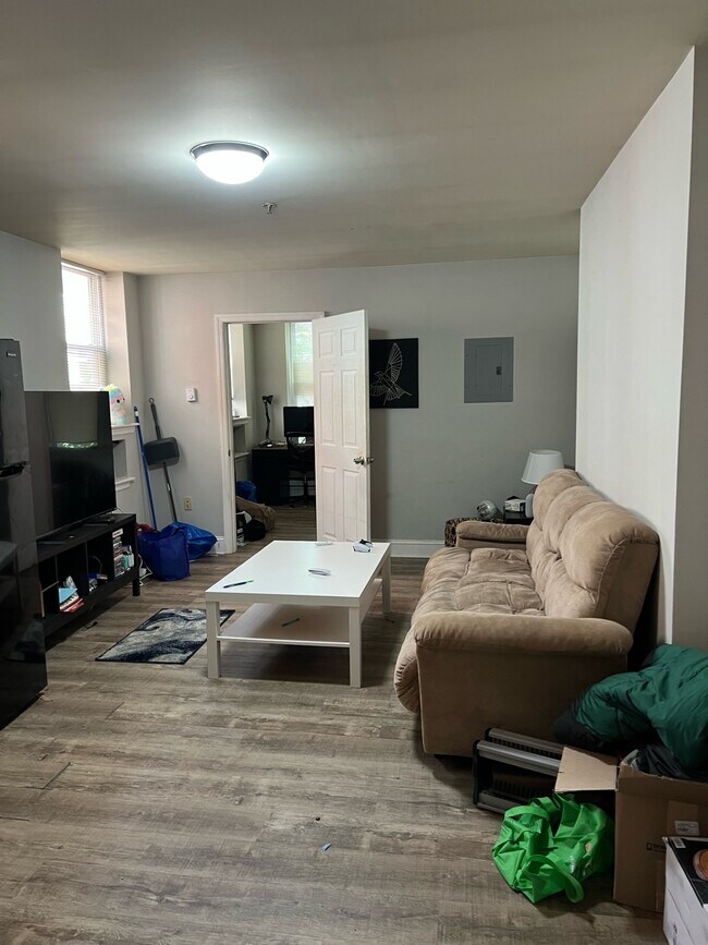 Building Photo - 1727 W Montgomery Ave