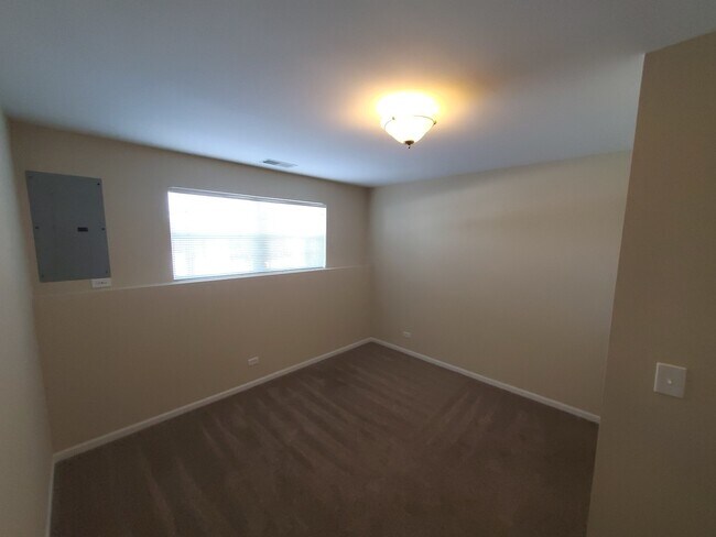 Building Photo - 832 Cherry Creek Dr