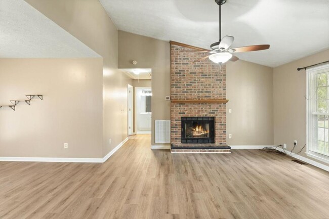 Building Photo - 709 Sandburg Pl