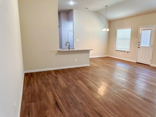 Building Photo - 10007 Westover Bluff
