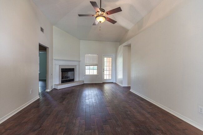 Building Photo - $1,850/month | 3 BD • 2 BA | No Pets