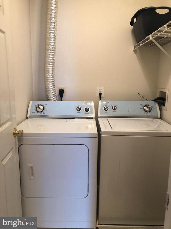 Building Photo - 1055 Gardenview Loop