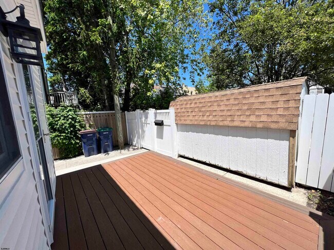 Building Photo - 17 N New Haven Ave