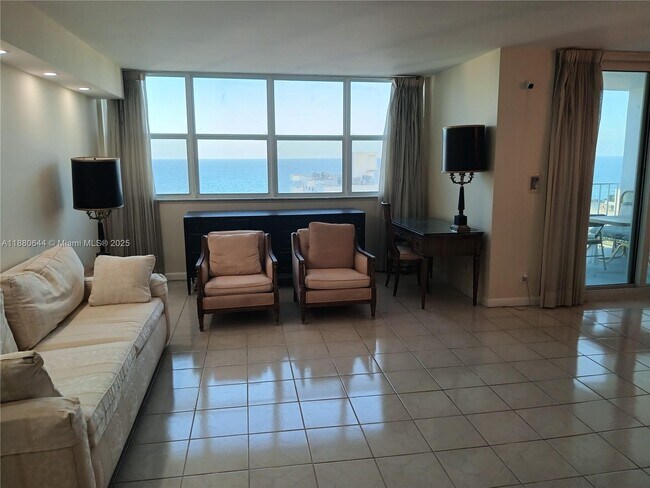 Building Photo - 1410 S Ocean Dr