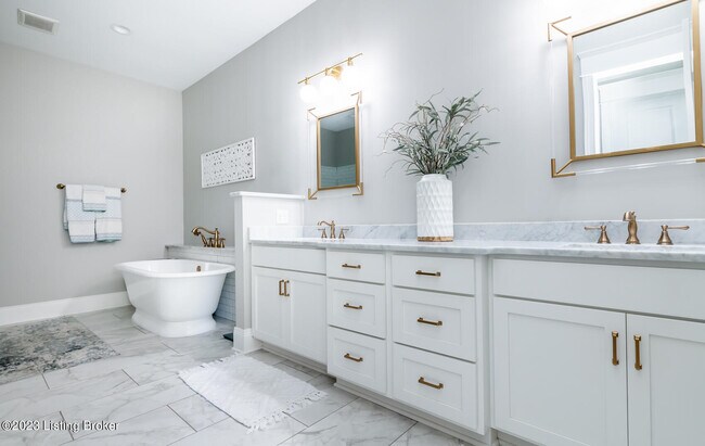 Building Photo - 10400 Meeting St