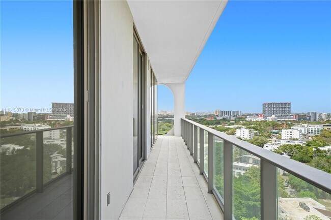 Building Photo - 2678 Tigertail Ave