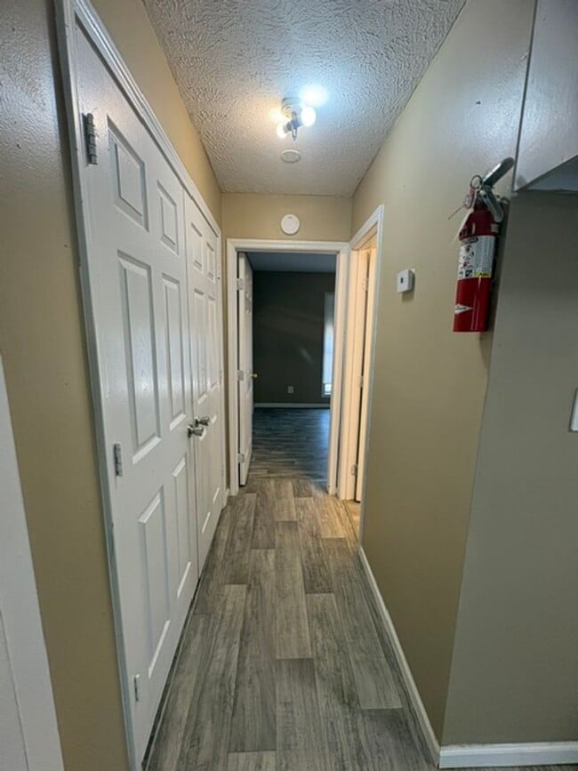 Building Photo - Renovated 3 Bedroom 2 Bath Home for Rent!!