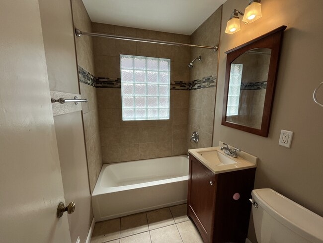 Building Photo - 5363 N 47th Ave