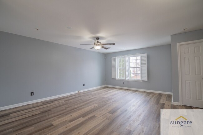 Building Photo - 113 Brightwater Dr