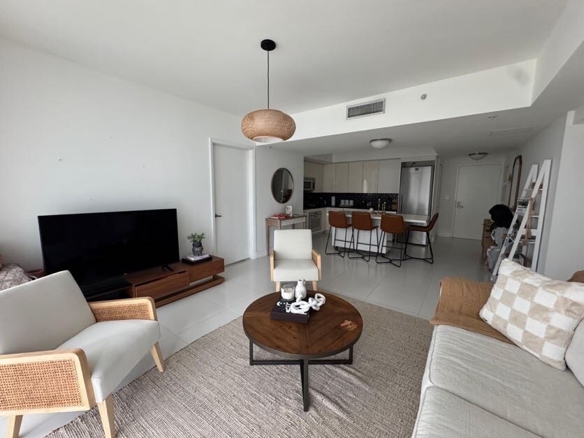 Building Photo - 92 SW 3rd St