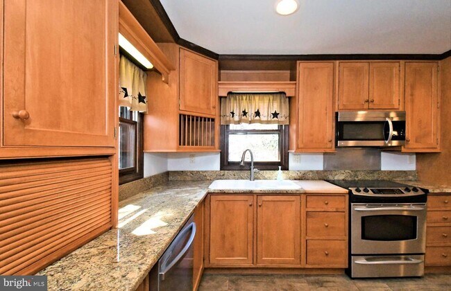 Building Photo - 306 Cedar Hill Rd