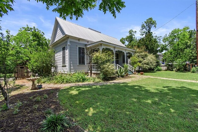 Building Photo - 308 S Ave A