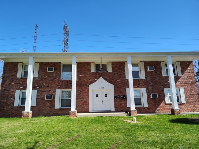 Primary Photo - 3514 Valleston Pkwy