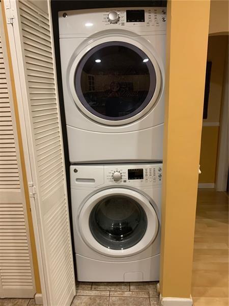 Building Photo - 1334 NE 16th Ave