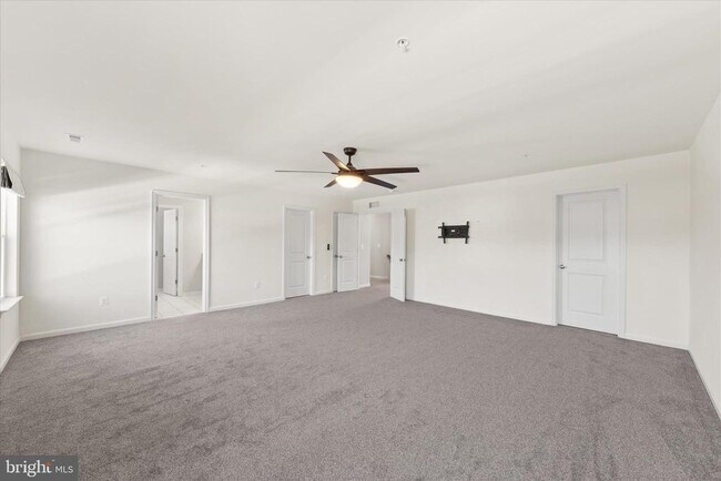 Building Photo - 5559 Trafalgar Cir